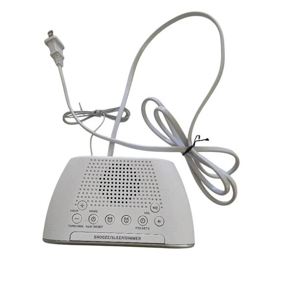 Timex IT2312 White AM/FM‎ Dual Alarm Clock Radio Digital Red LED Display Tested - Picture 2 of 4